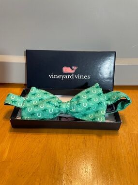 Vineyard Vines Kentucky Derby Bow Tie NWT